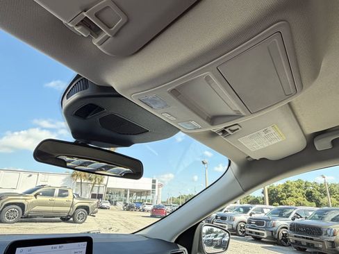 Used 2022 Ford Escape SE w/ Convenience Package FWD image 32