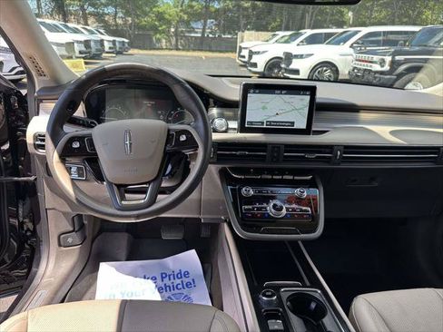 Used 2022 Lincoln Corsair AWD w/ Premium Package image 21