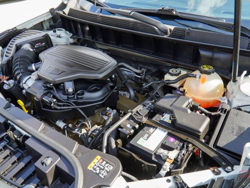 Used 2017 Cadillac XT5 Luxury w/ Driver Awareness Package image 12