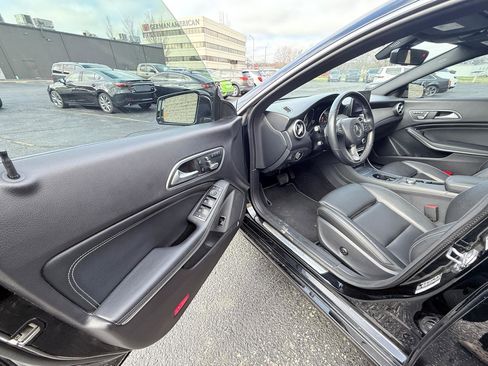 Used 2018 Mercedes-Benz CLA 250 4MATIC image 9