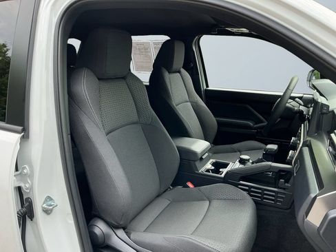 Used 2026 Toyota 4Runner SR5 AWD/4WD image 17