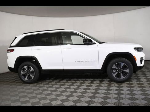 New 2025 Jeep Grand Cherokee Limited 4xe AWD/4WD image 8