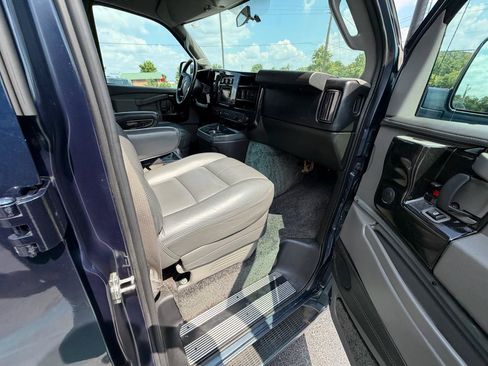 Used 2017 Chevrolet Express 2500 RWD image 39
