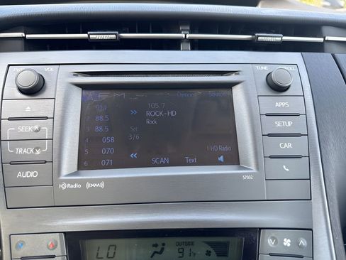 Used 2014 Toyota Prius Three image 17