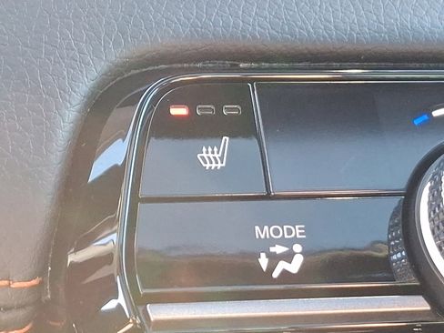 Used 2025 Honda Pilot TrailSport image 24