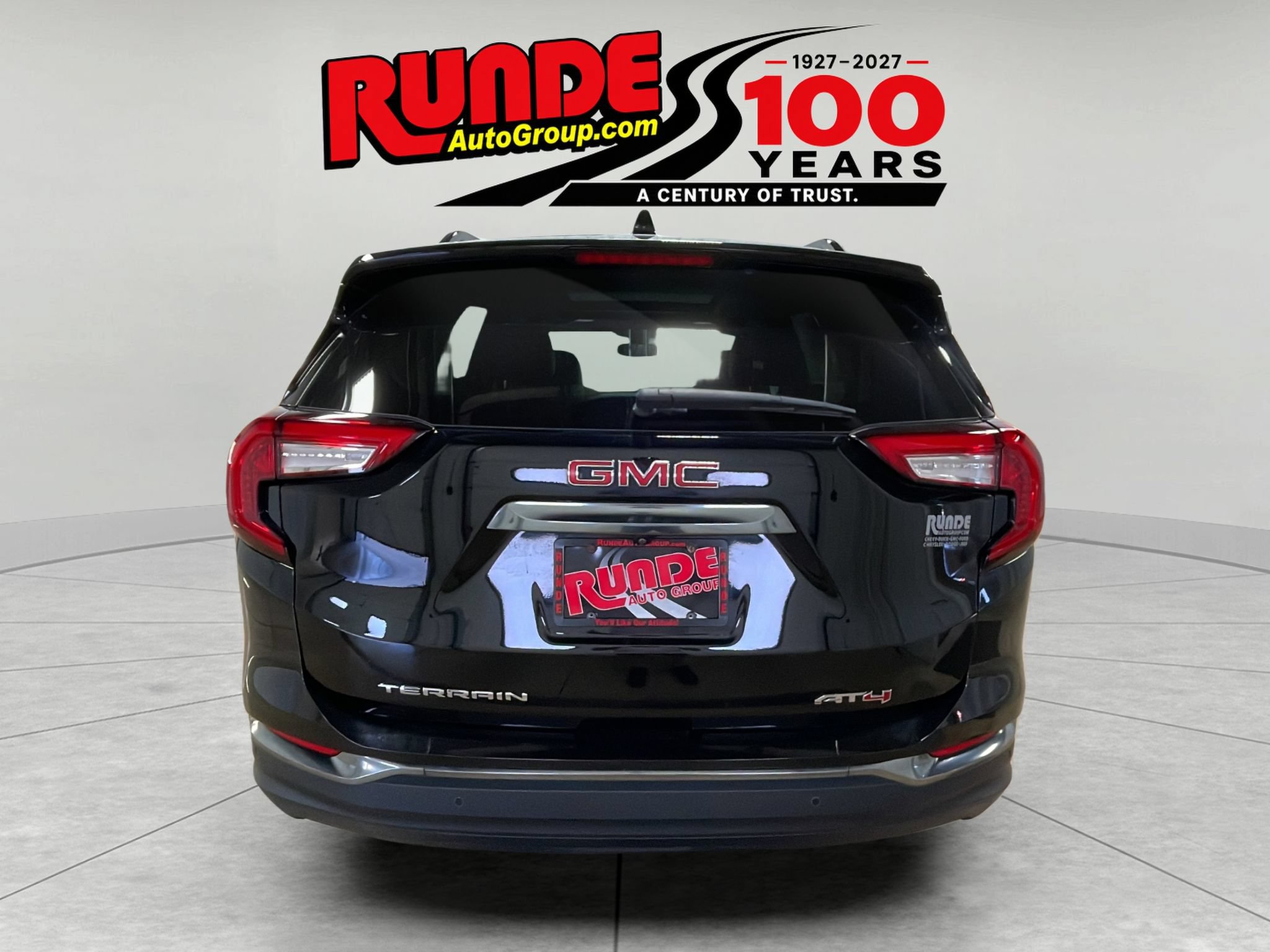 Used 2024 GMC Terrain AT4 w/ Tech Package AWD/4WD image 4