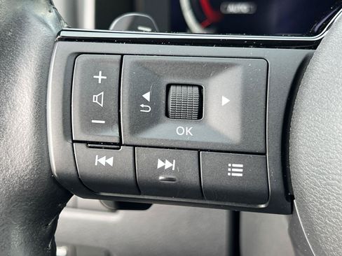 Used 2023 Nissan Rogue Platinum AWD/4WD image 25