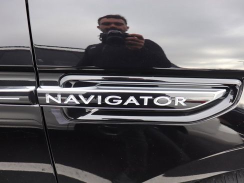 Used 2020 Lincoln Navigator Reserve w/ Equipment Group 208A Reserve image 5