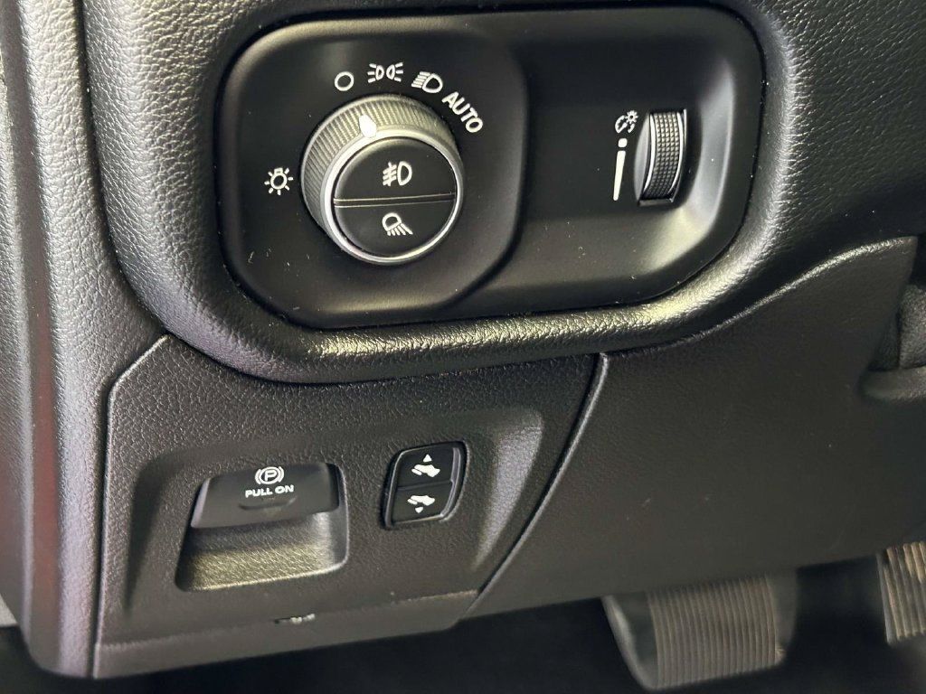 Used 2020 RAM 1500 Big Horn AWD/4WD image 20