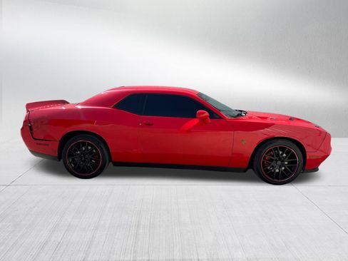 Used 2017 Dodge Challenger R/T image 5