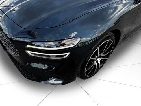 Used 2022 Genesis G70 2.0T w/ Prestige Package image 11