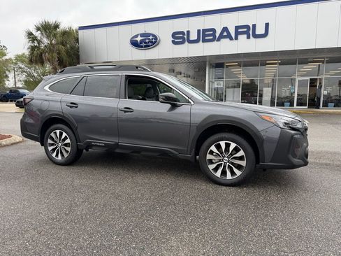 Used 2025 Subaru Outback Limited image 1