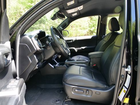 Used 2022 Toyota Tacoma TRD Sport AWD/4WD image 20