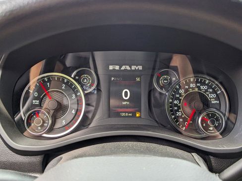 New 2024 RAM 5500 Tradesman w/ Chrome Appearance Group image 28