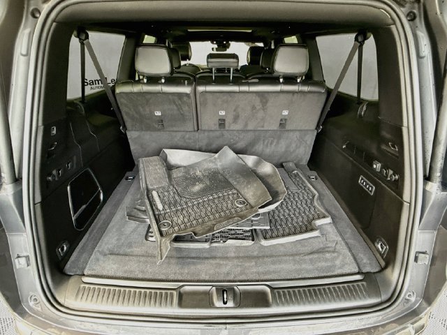Used 2023 Jeep Wagoneer L 2WD w/ Premium Group I image 27