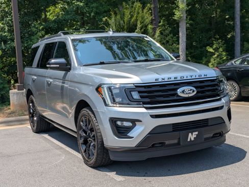 Used 2020 Ford Expedition Limited w/ Equipment Group 303A AWD/4WD image 2