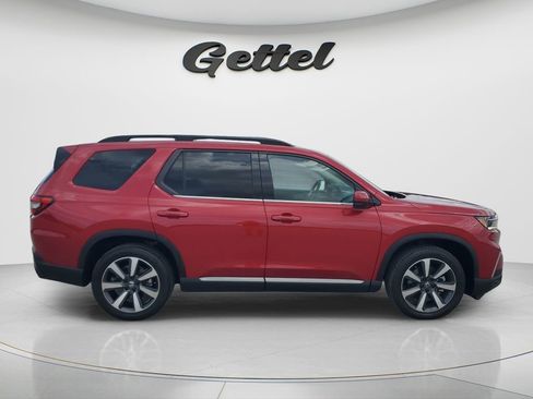Used 2024 Honda Pilot Touring image 4