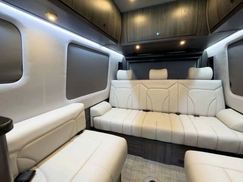 Used 2019 Mercedes-Benz Sprinter 170 image 9