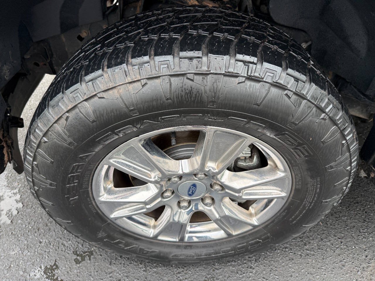 Used 2015 Ford F150 XLT w/ Equipment Group 302A Luxury AWD/4WD image 9