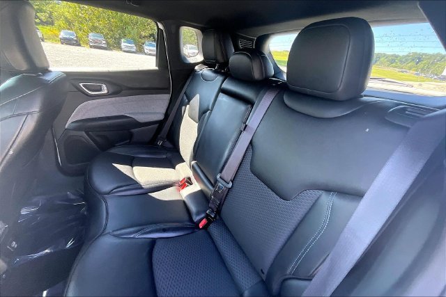 Used 2024 Jeep Compass Latitude AWD/4WD image 24
