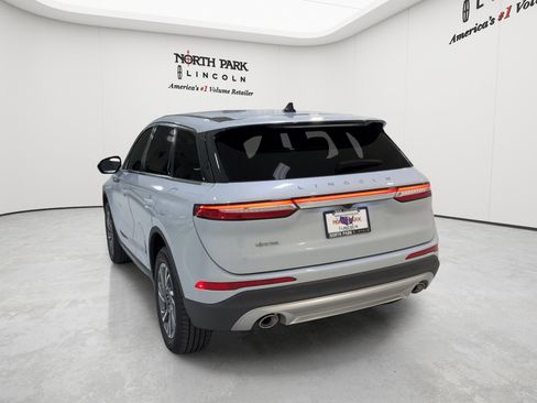 New 2026 Lincoln Corsair Premiere FWD image 8