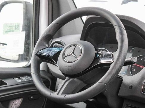 New 2025 Mercedes-Benz Sprinter 2500 image 17
