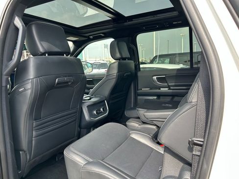 Used 2025 Ford Expedition Max Platinum w/ Stealth Appearance Package AWD/4WD image 8