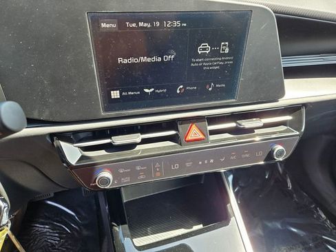 New 2026 Kia Niro LX FWD image 9