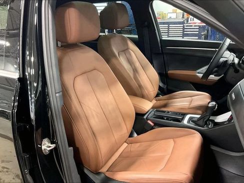 Certified 2023 Audi Q3 2.0T Premium w/ Convenience Package AWD/4WD image 7