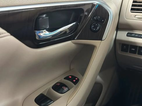 Used 2015 Nissan Altima 2.5 SL w/ Technology Package FWD image 16