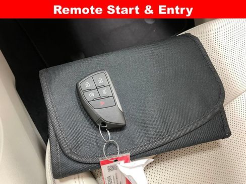 Used 2021 Buick Envision Essence w/ Technology Package I FWD image 7