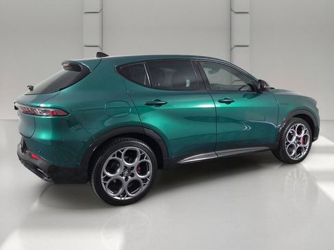 Used 2024 Alfa Romeo Tonale Veloce AWD/4WD image 5