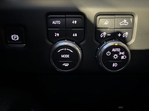 Certified 2024 GMC Sierra 1500 Denali image 38