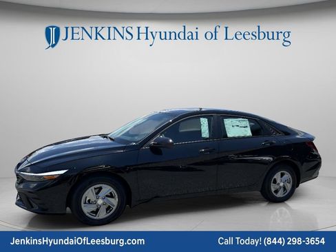 New 2026 Hyundai Elantra SE FWD image 10
