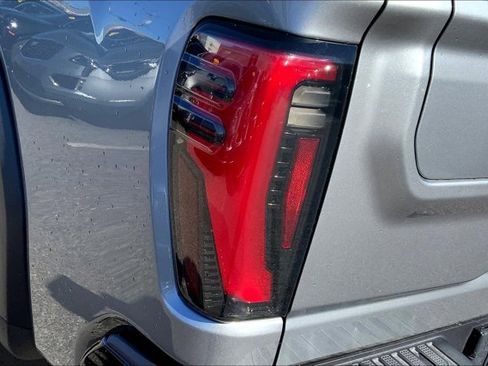 Used 2024 GMC Sierra 2500 AT4X image 29