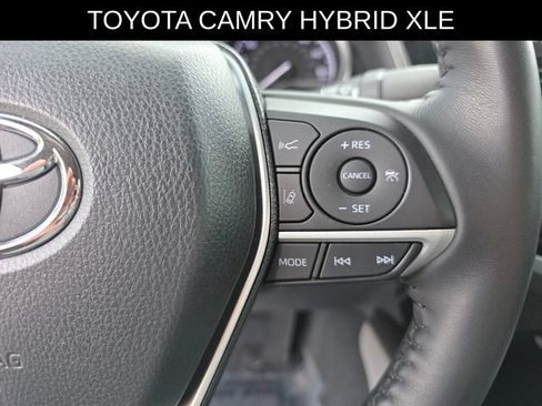 Used 2022 Toyota Camry XLE FWD image 28