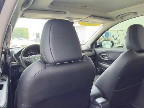 Used 2019 Honda HR-V EX-L image 9