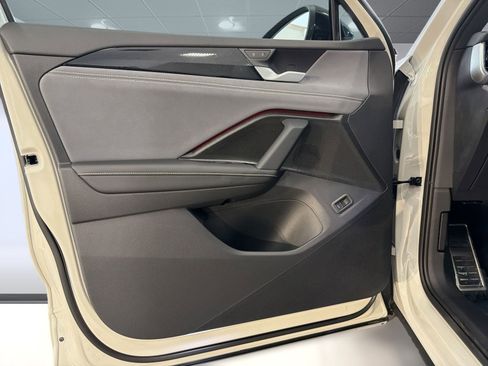 New 2026 Volkswagen Tiguan SE R-Line FWD image 22
