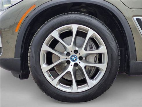 Used 2022 BMW X5 xDrive45e w/ Climate Comfort Package AWD/4WD image 24