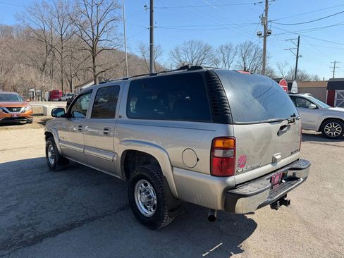 Used 2000 Chevrolet Suburban 2500 LT w/ LT Preferred Equipment Group image 8