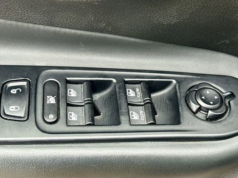 Used 2018 Jeep Renegade Altitude image 19