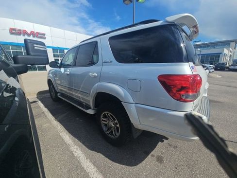 Used 2005 Toyota Sequoia Limited AWD/4WD image 2