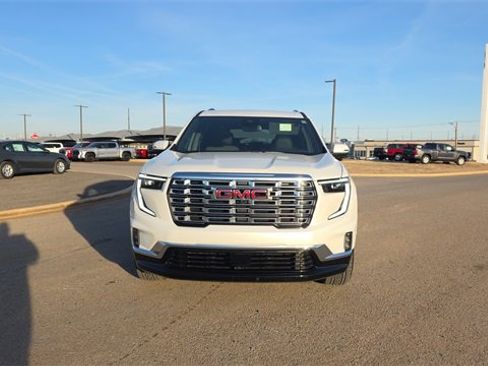 Used 2025 GMC Acadia Denali image 3
