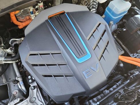 Used 2023 Hyundai Kona SE image 13