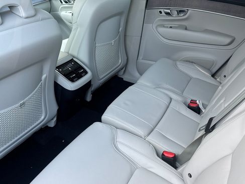 New 2026 Volvo XC90 B6 Ultra w/ Protection Package AWD/4WD image 12