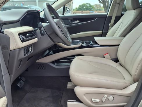 Used 2023 Lincoln Nautilus AWD image 16