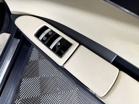 Used 2013 Mercedes-Benz S 550 image 42