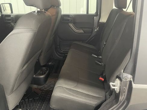 Used 2018 Jeep Wrangler Unlimited Sport S image 7