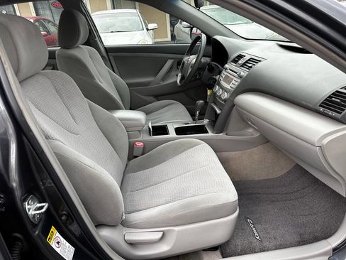 Used 2011 Toyota Camry LE w/ LE Extra-Value Pkg FWD image 10