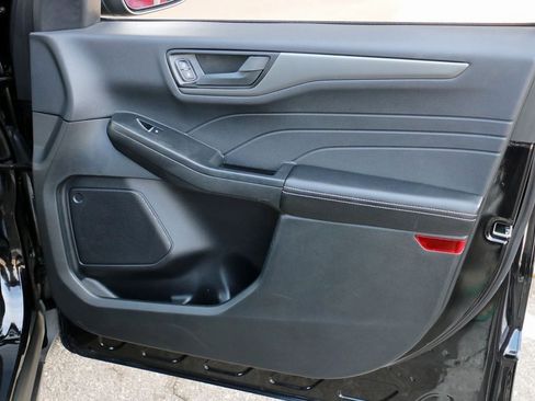 Certified 2025 Ford Escape Active image 32